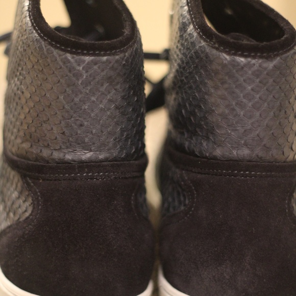 Louis Vuiton Python On the Road High top Sneaker - Picture 7 of 7